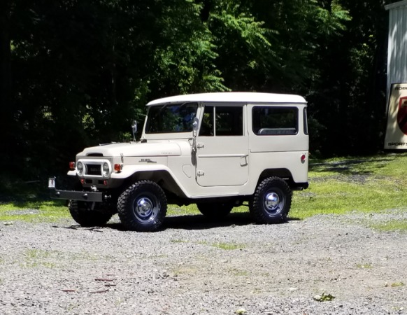 1969 Toyota FJ 40 Land Cruiser