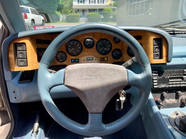 Used-1988-Lotus-Esprit-Turbo-Commemorative-Edition